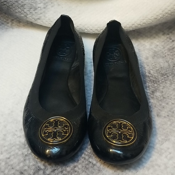 Tory Burch Shoes - Tory Burch black patent ballet flat gold/black